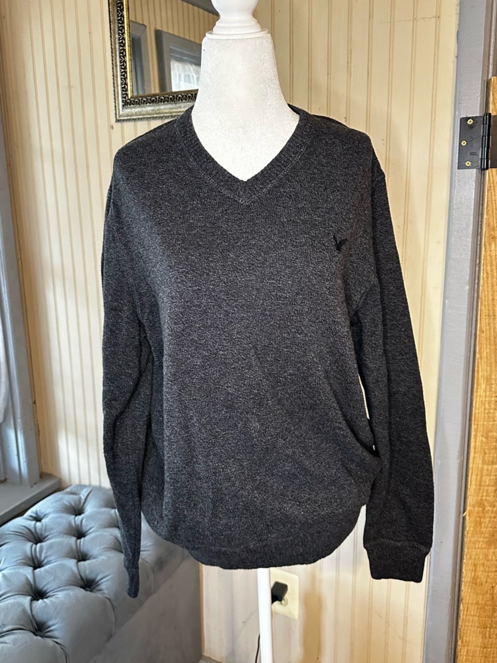 American Eagle V-Neck Sweater Mens Large Gray Cotton Pullover Classic Logo